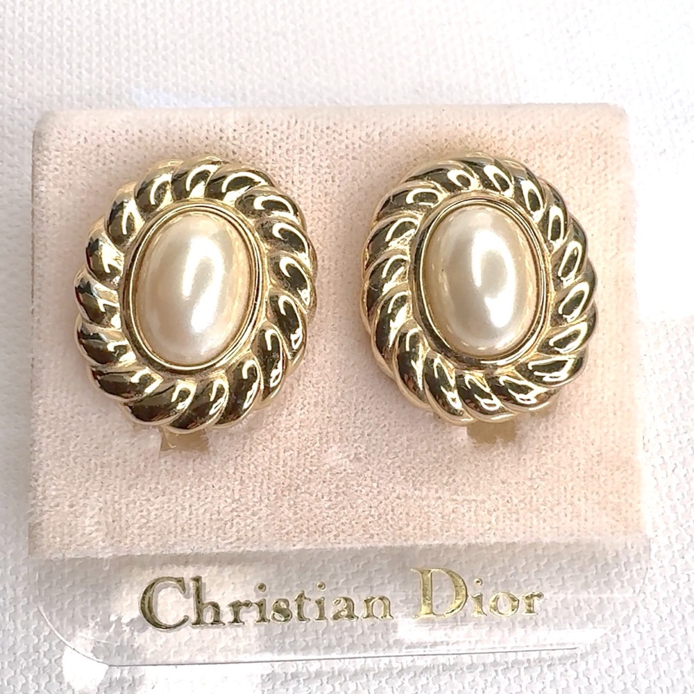 NWT Christian Dior Vintage 1980s White Oval Pearl Swirl Braid Clip Earrings